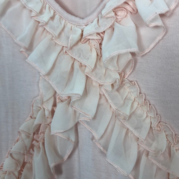 Cable & Gauge Light pink ruffle blouse sz large - Picture 3 of 3